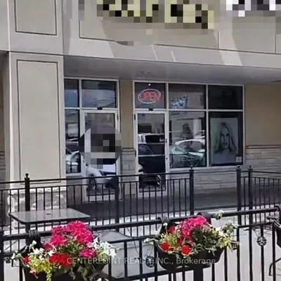 444, Hollandview, Bayview Wellington, Aurora