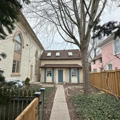 16-18, Mosley, Aurora Village, Aurora