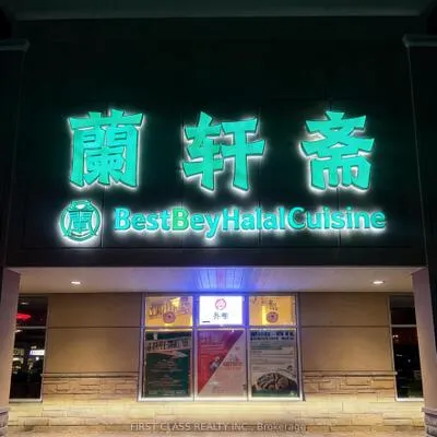 444, Hollandview, Bayview Wellington, Aurora