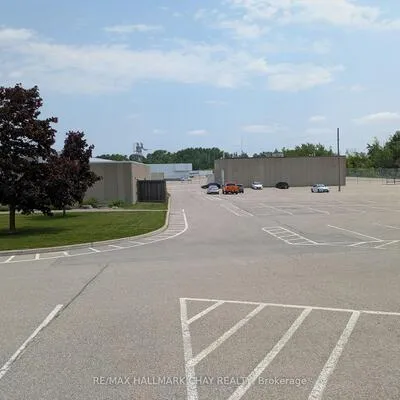 279, Bayview, 400 East, Barrie