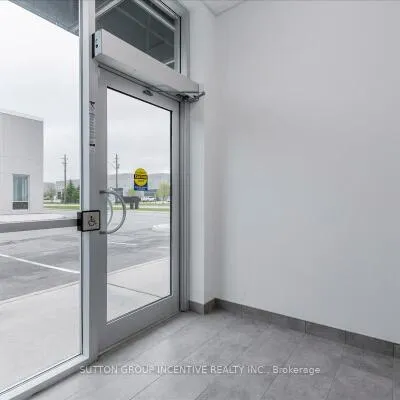 241,&nbsp;King, 400 West, Barrie