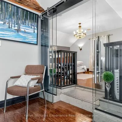 49, Mary, City Centre, Barrie