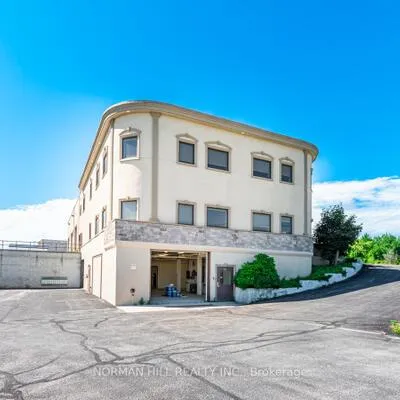 27, Hooper, 400 East, Barrie