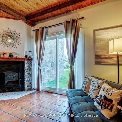 3930,&nbsp;Yonge, Rural Bradford West Gwillimbury, Bradford West Gwillimbury