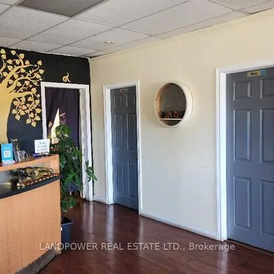 300,&nbsp;Holland, Bradford, Bradford West Gwillimbury