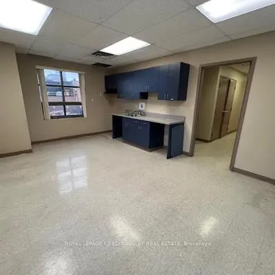 32,&nbsp;Queen, Downtown Brampton, Brampton
