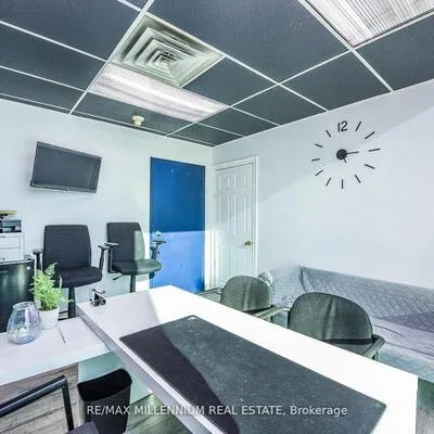 1300,&nbsp;Steeles, Bramalea West Industrial, Brampton