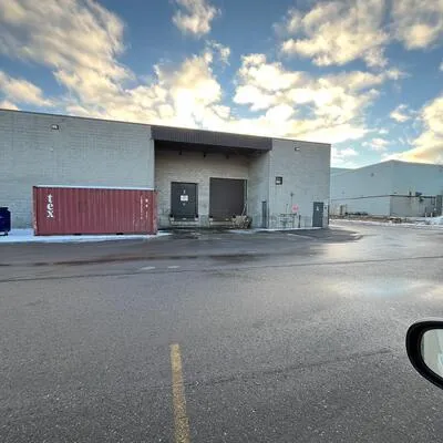 2084,&nbsp;Steeles, Bram West, Brampton