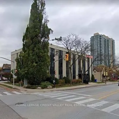 118,&nbsp;Queen, Downtown Brampton, Brampton