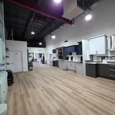 18A,&nbsp;Strathearn, Steeles Industrial, Brampton