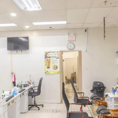 200, County Court, Fletcher's Creek South, Brampton