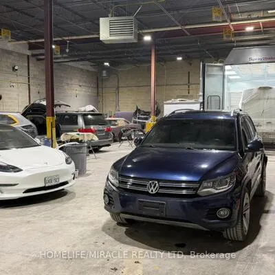 101,&nbsp;Glidden, Bramalea West Industrial, Brampton