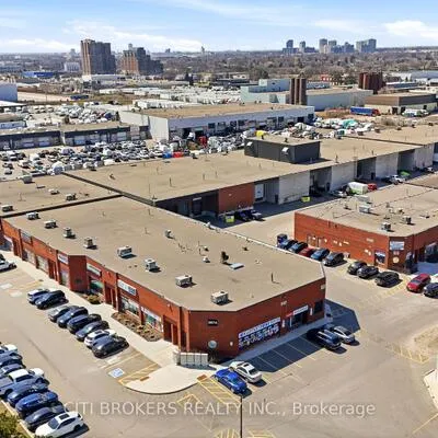 2074,&nbsp;Steeles, Southgate, Brampton