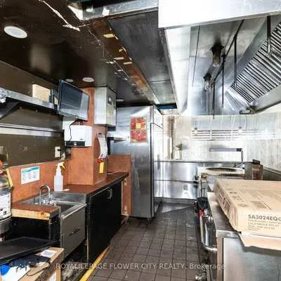 15,&nbsp;Gateway, Bramalea South Industrial, Brampton