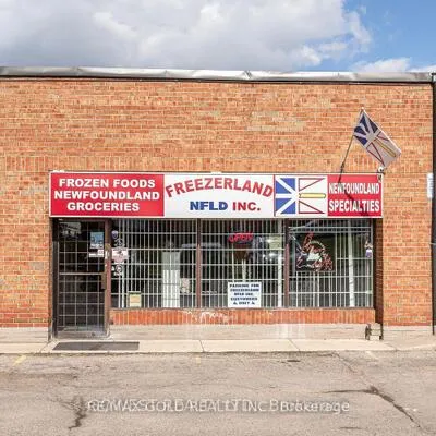8,&nbsp;Strathearn, Steeles Industrial, Brampton