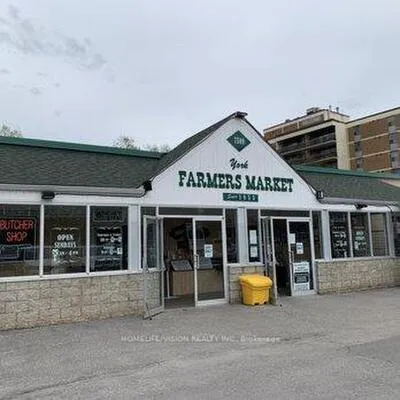 7509, Yonge, Thornhill, Markham