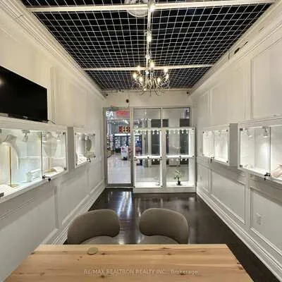 7181,&nbsp;Yonge, Grandview, Markham