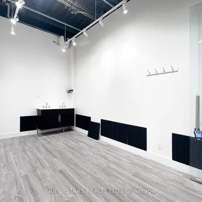 9390,&nbsp;Woodbine, Cachet, Markham