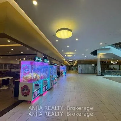 9390,&nbsp;Woodbine, Cachet, Markham