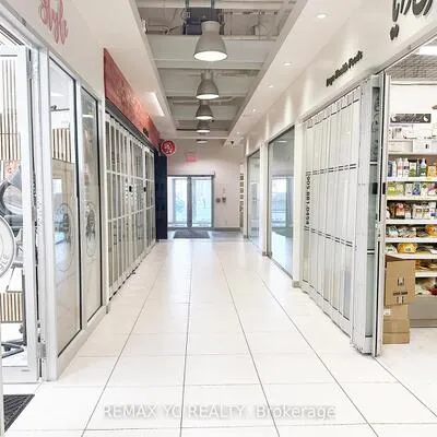 7181,&nbsp;Yonge, Thornhill, Markham