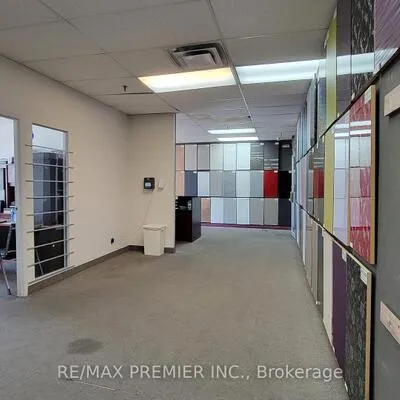 3081,&nbsp;Universal, Dixie, Mississauga