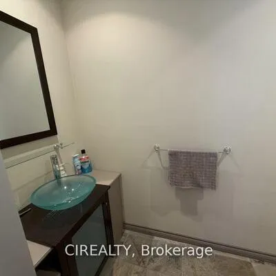 230,&nbsp;Watline, Gateway, Mississauga