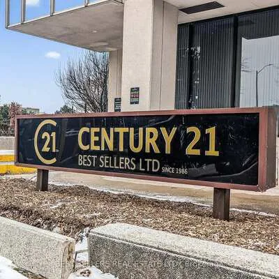 4,&nbsp;Robert Speck, City Centre, Mississauga