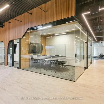 320,&nbsp;Matheson, Gateway, Mississauga