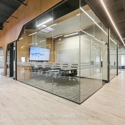 320,&nbsp;Matheson, Gateway, Mississauga