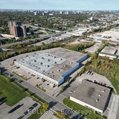 560,&nbsp;Hensall, Dixie, Mississauga