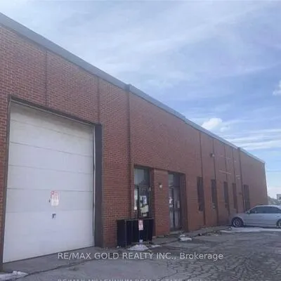 1704,&nbsp;Meyerside, Northeast, Mississauga