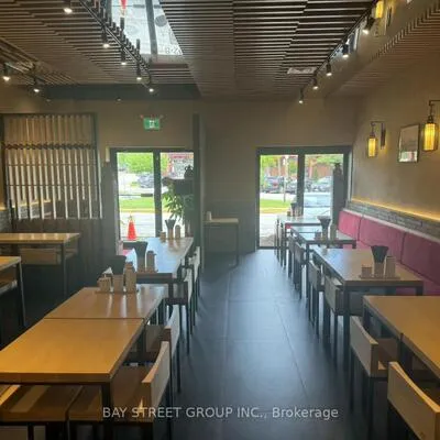 888,&nbsp;Dundas, Dixie, Mississauga