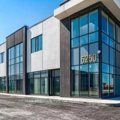 5250, Solar, Airport Corporate, Mississauga
