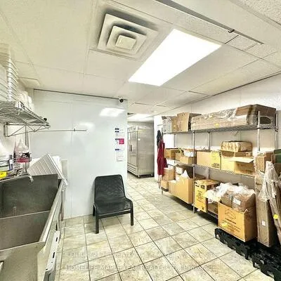 1201,&nbsp;Hurontario, Mineola, Mississauga