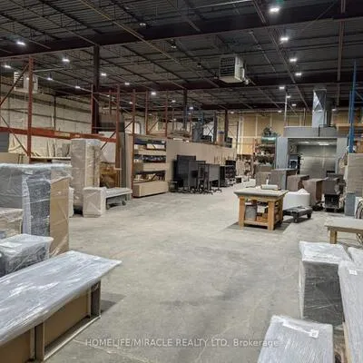 5456,&nbsp;Tomken, Northeast, Mississauga