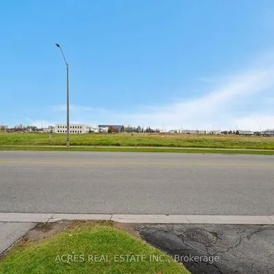 70,&nbsp;Superior, Gateway, Mississauga