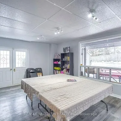 482, Queen, Central Newmarket, Newmarket