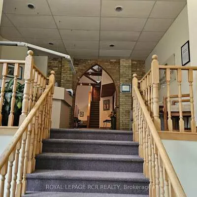 411, Queen, Central Newmarket, Newmarket