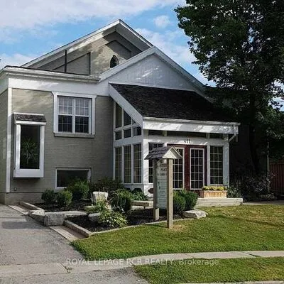 411, Queen, Central Newmarket, Newmarket