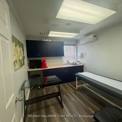 227, Eagle, Central Newmarket, Newmarket