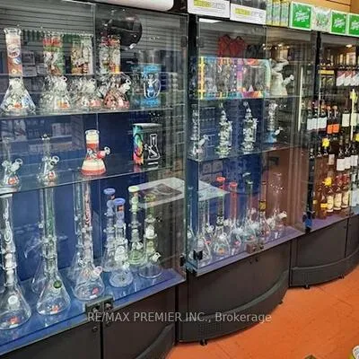 1111, Davis, Central Newmarket, Newmarket