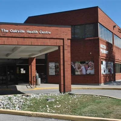 1060, Speers, 1014 - QE Queen Elizabeth, Oakville