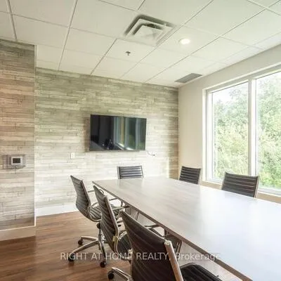 3475,&nbsp;Rebecca, 1014 - QE Queen Elizabeth, Oakville
