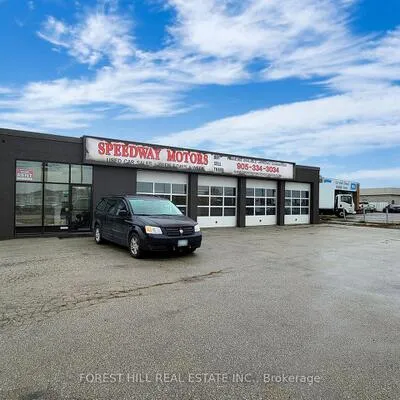 1502, Speers, 1014 - QE Queen Elizabeth, Oakville