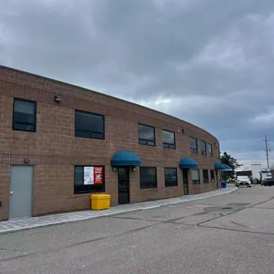 1131, Invicta, 1014 - QE Queen Elizabeth, Oakville