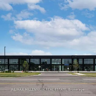 530, Speers, 1014 - QE Queen Elizabeth, Oakville