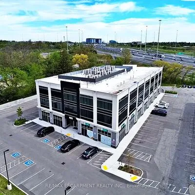 1670,&nbsp;North Service, 1014 - QE Queen Elizabeth, Oakville