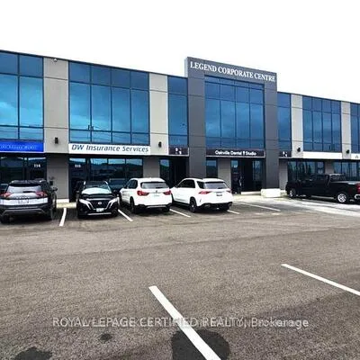 1660, North Service, 1014 - QE Queen Elizabeth, Oakville