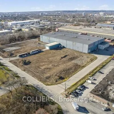 1244, Speers, 1014 - QE Queen Elizabeth, Oakville