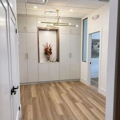 1670,&nbsp;North Service, 1014 - QE Queen Elizabeth, Oakville